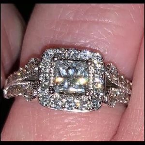 14kw diamond engagement ring. 1.11 ctw center stone.